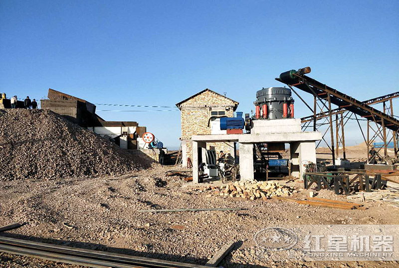 ����Ӳ��С����ʯ��е�豸����