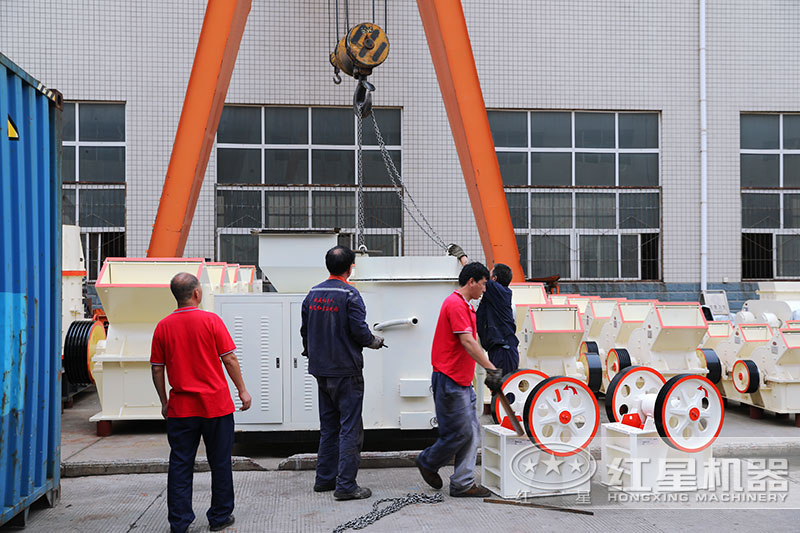 ���ӹ�������С��ʯ�ϼӹ���е�豸�ֳ�����