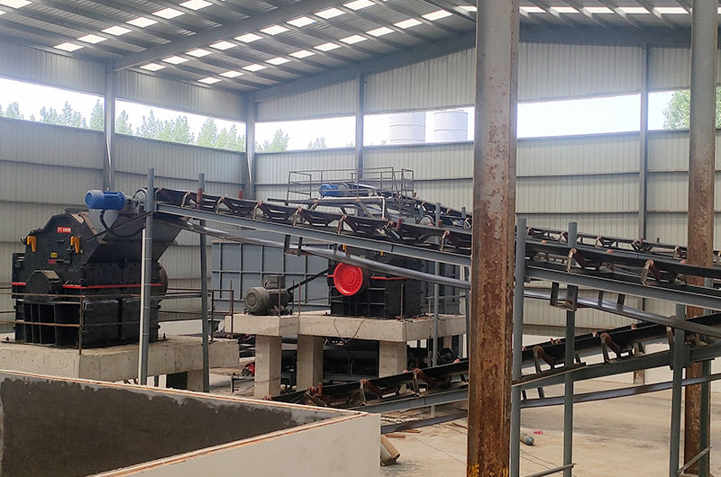 安徽1615重锤式破碎机现场 安徽1615重锤式破碎机现场