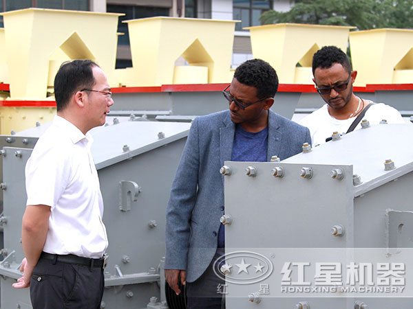 �ͻ�����ϸ���