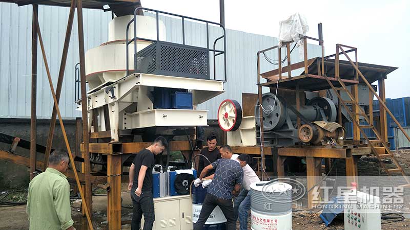 �¿���Ļ���ɰ�����ڰ�װ��ɰ�豸