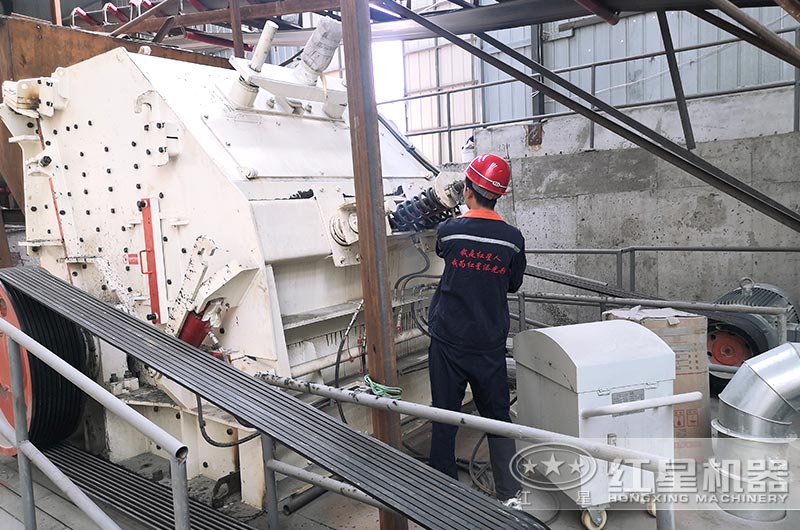 ���ӹ���������Ա����ά���뱣���豸